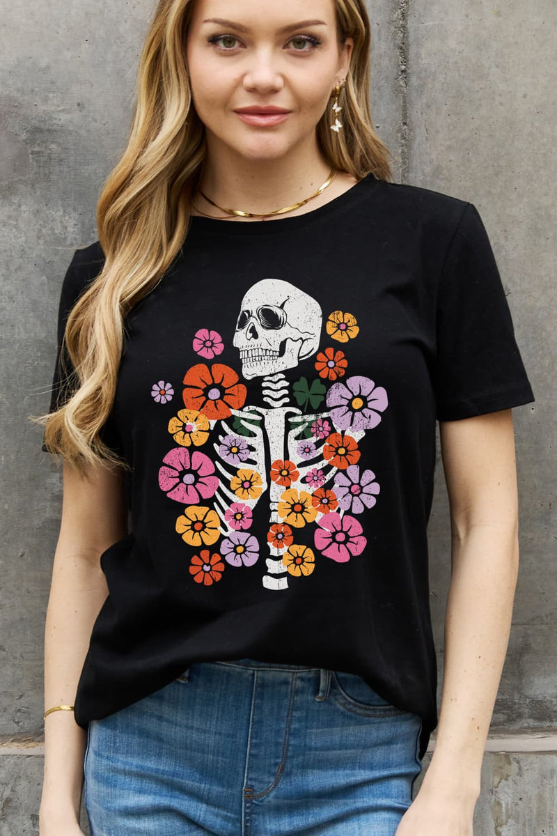 "Burkesgarb Skeleton & Flower Graphic Cotton Tee - Unique and Eye-Catching Design"