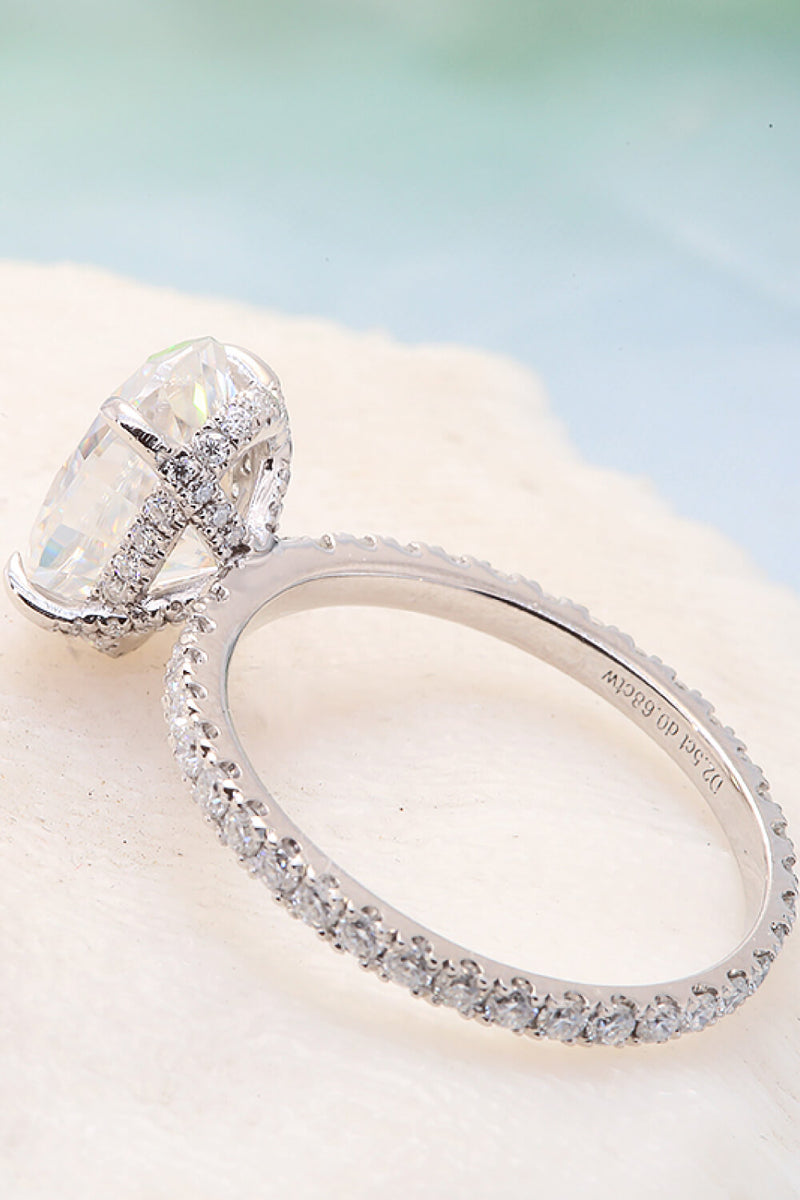 Exquisite Elegance: 14K White Gold 2.5 Carat Moissanite Ring