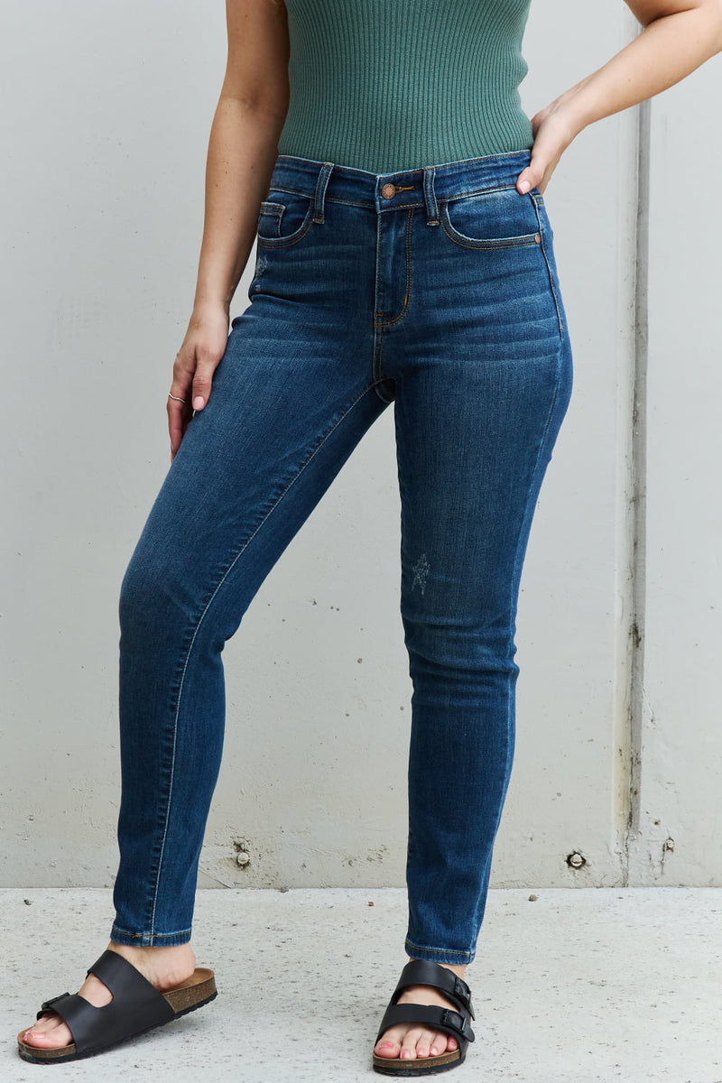 "Effortlessly Stylish: Mid Rise Cropped Relax Fit Jeans by Burkesgarb | Comfortable and Trendy Denim"