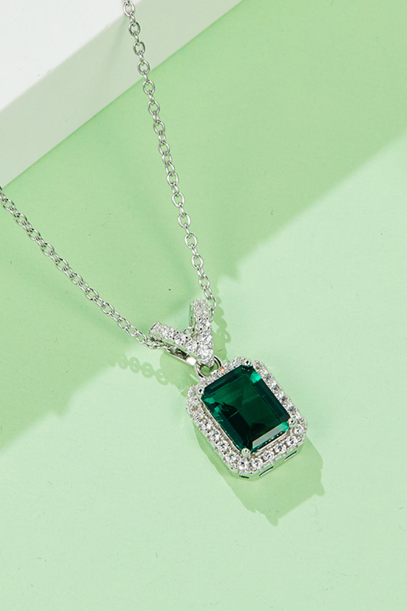 "Burkesgarb Timeless Elegance: 1.25 Carat Lab-Grown Emerald Pendant Necklace"