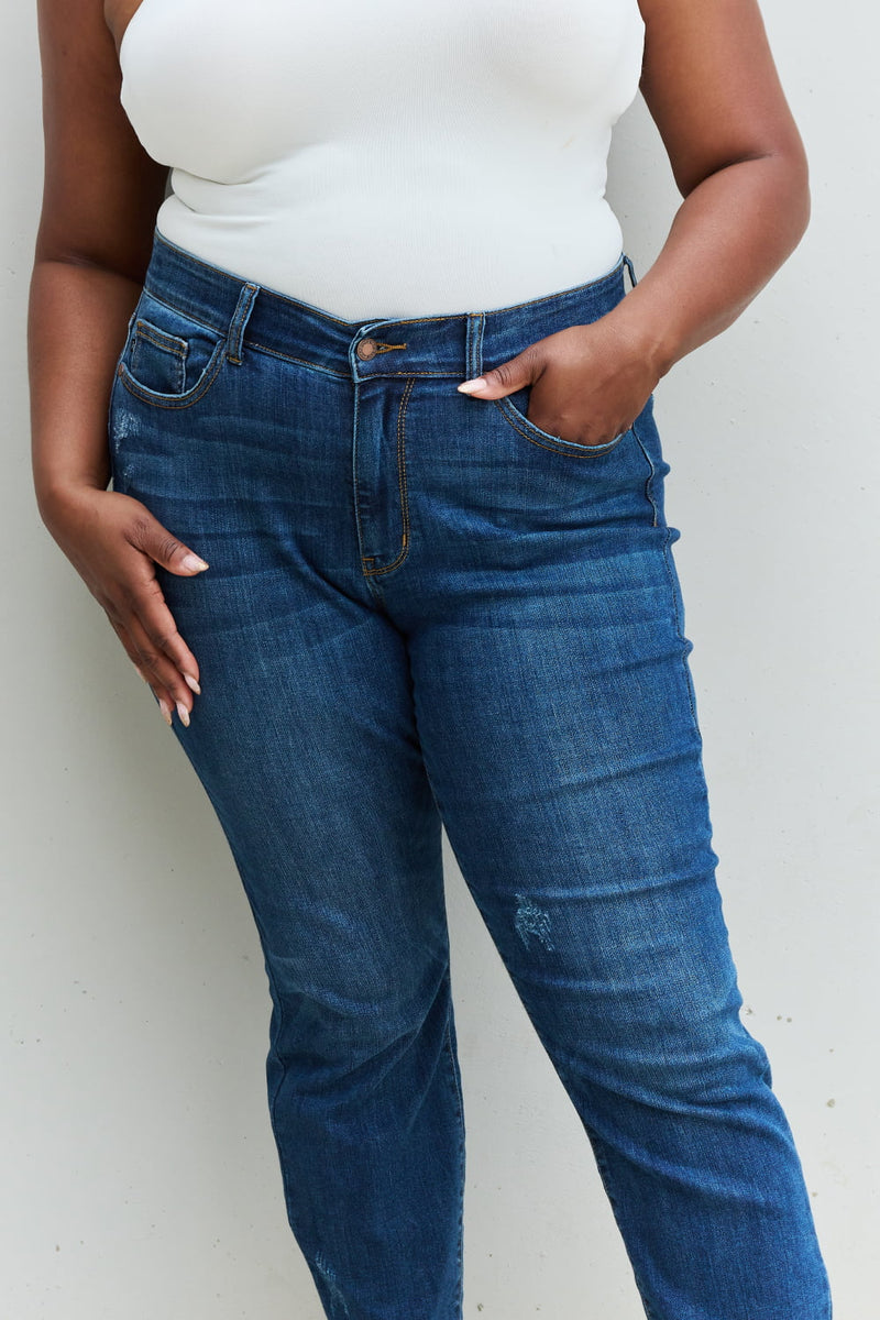 "Effortlessly Stylish: Mid Rise Cropped Relax Fit Jeans by Burkesgarb | Comfortable and Trendy Denim"