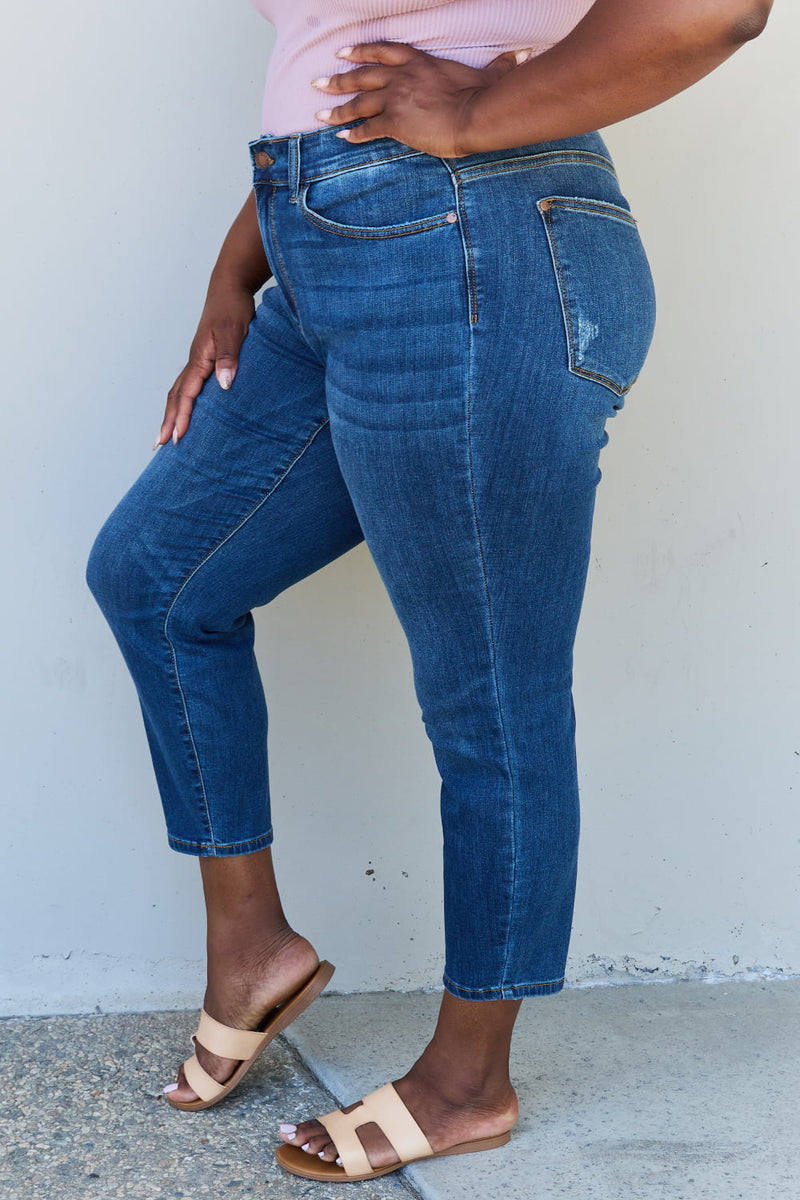 "Casual and Stylish: Mid Rise Cropped Relax Fit Jeans by Burkesgarb | Trendy and Comfortable Women's Denim"