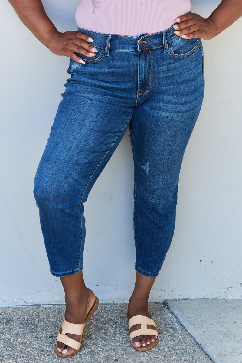 "Casual and Stylish: Mid Rise Cropped Relax Fit Jeans by Burkesgarb | Trendy and Comfortable Women's Denim"