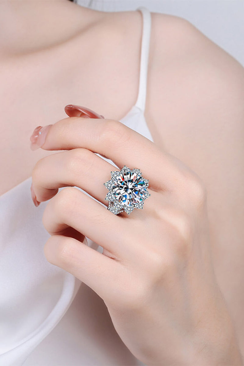 Exquisite Brilliance: 10 Carat Moissanite Ring, Captivating Elegance