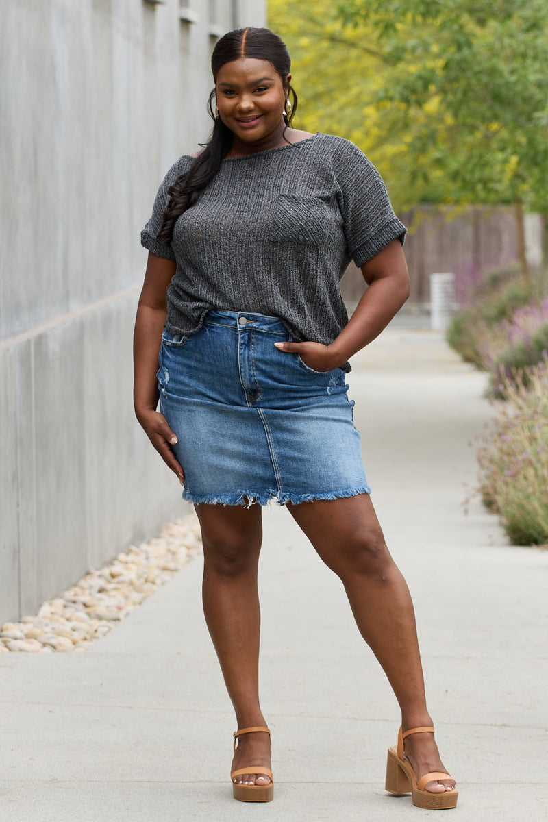 "Versatile and Chic: Gray Short Sleeve Top by Burkesgarb | Stylish and Comfortable Women's Shirt"