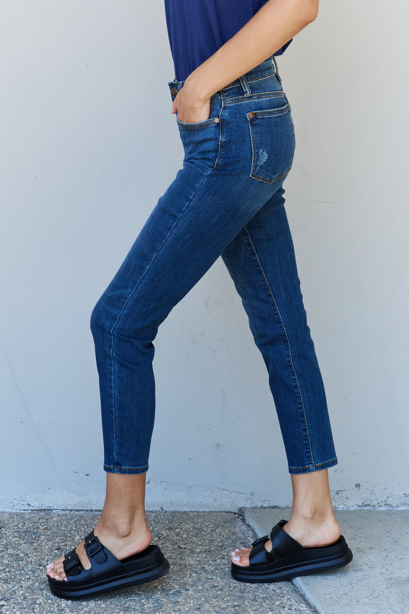 "Casual and Stylish: Mid Rise Cropped Relax Fit Jeans by Burkesgarb | Trendy and Comfortable Women's Denim"