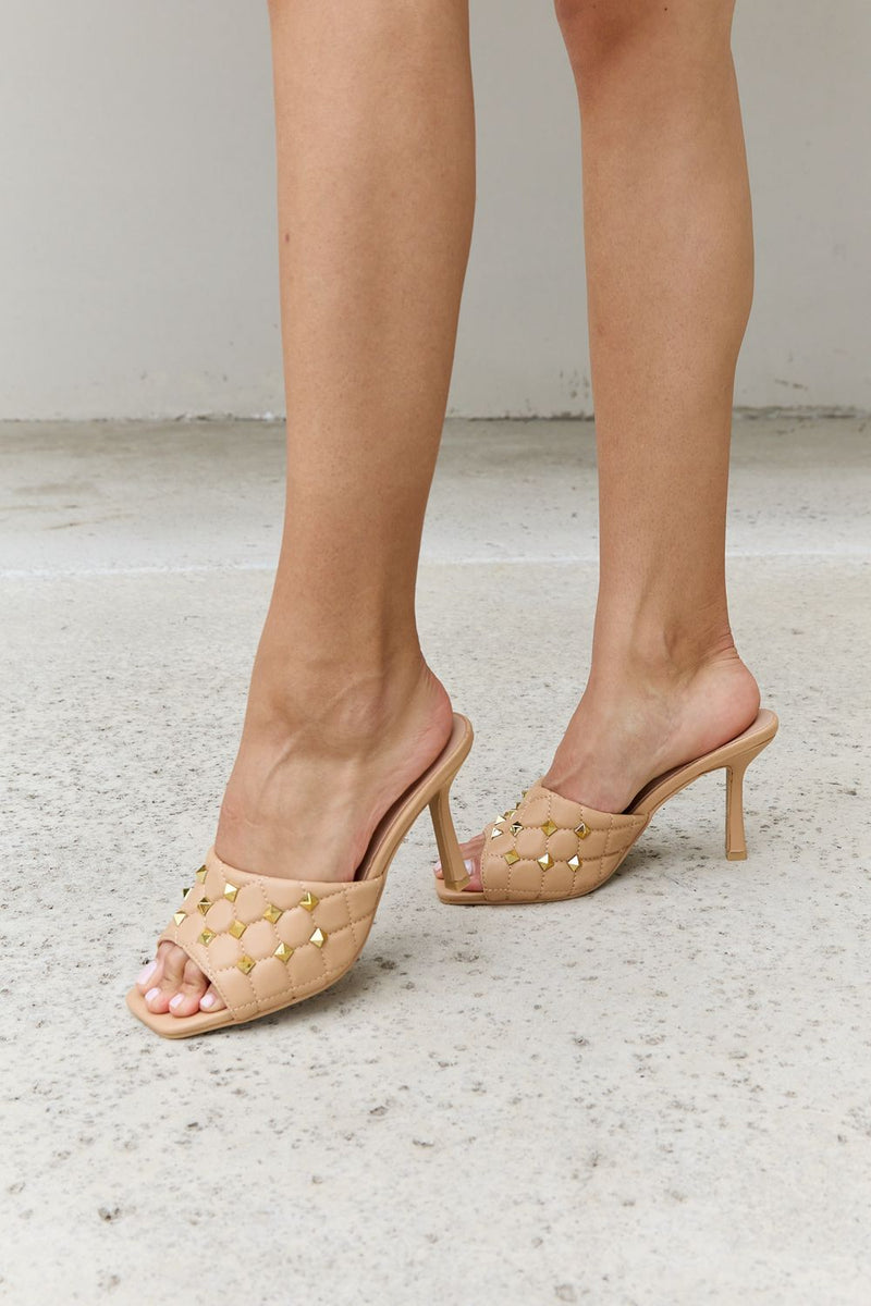 "Elegant and Timeless: Nude Square Toe Quilted Mule Heels by Burkesgarb | Stylish and Comfortable Women's Footwear"