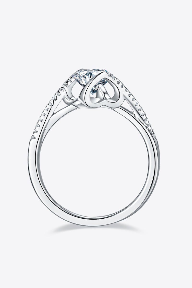 "Burkesgarb Twisted Ring: 1 Carat Moissanite in 925 Sterling Silver"