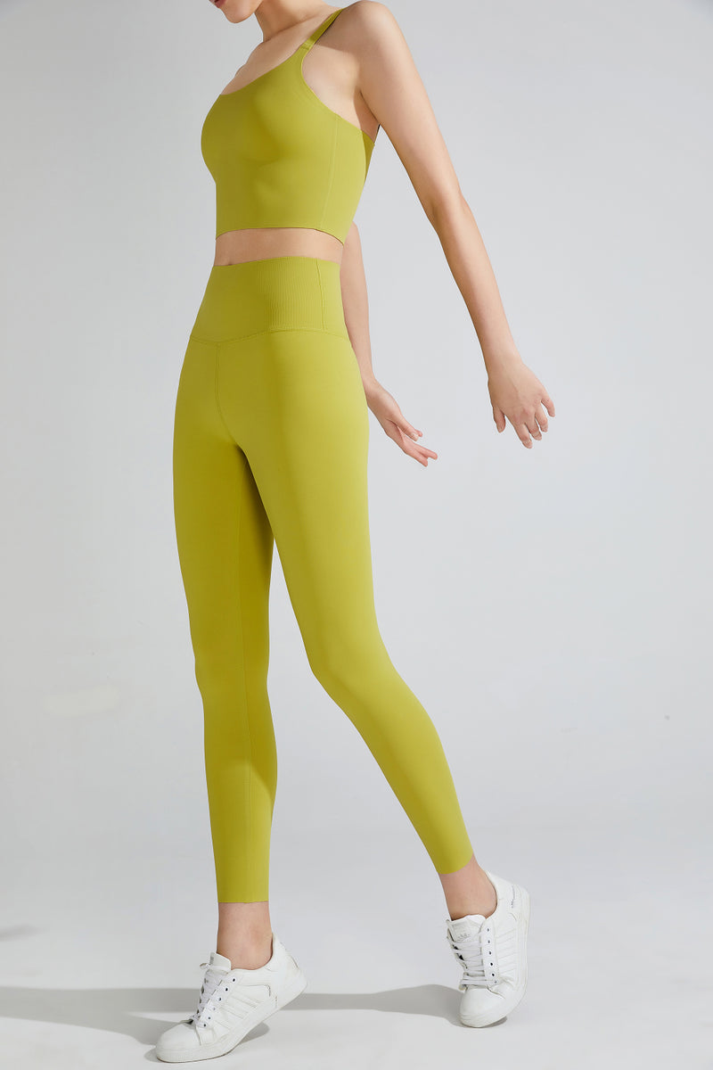 Maximize Comfort and Style with Wide Waistband Sports Leggings | Burkesgarb