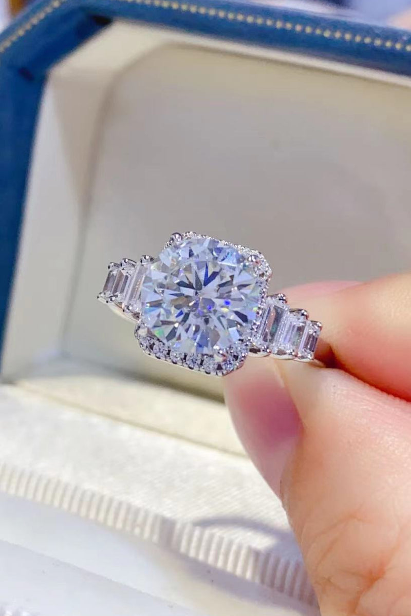 "Sparkle and Elegance: 2 Carat Moissanite 925 Sterling Silver Ring"