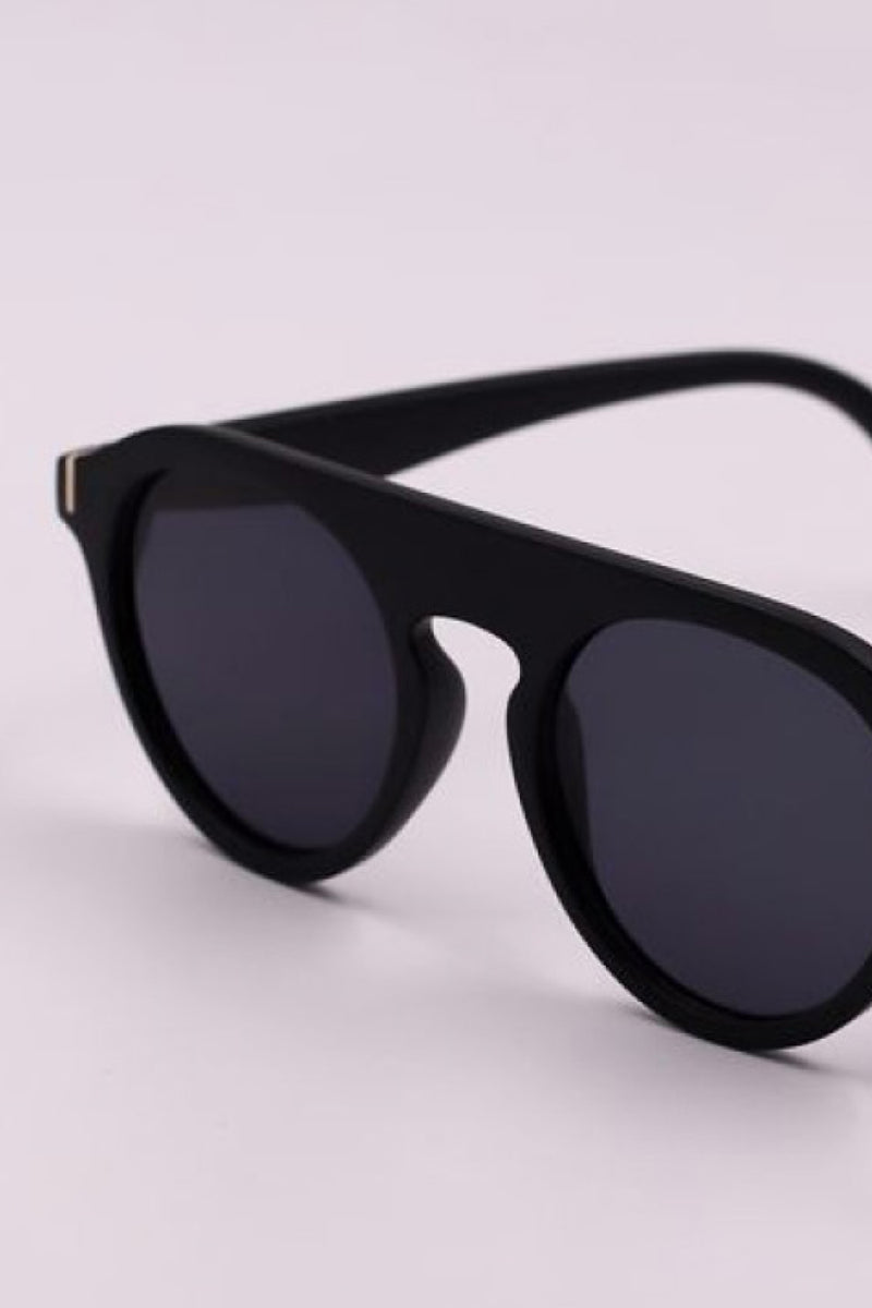 "Stay Stylish and Protected: 3-Piece Round Polycarbonate Sunglasses"