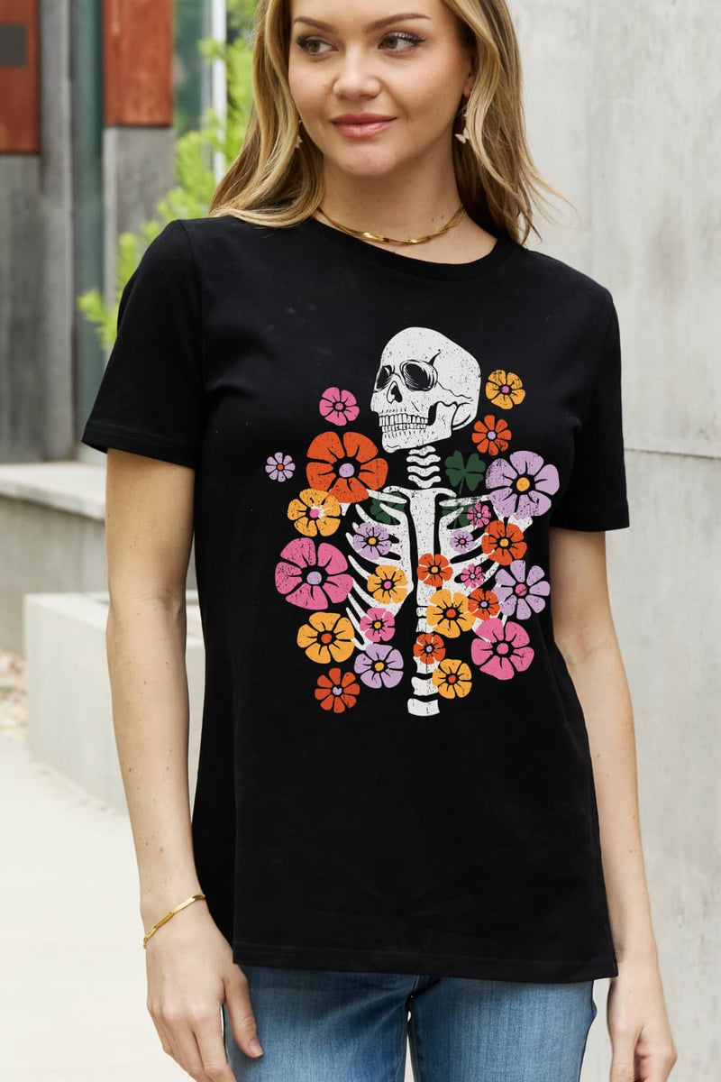 "Burkesgarb Skeleton & Flower Graphic Cotton Tee - Unique and Eye-Catching Design"