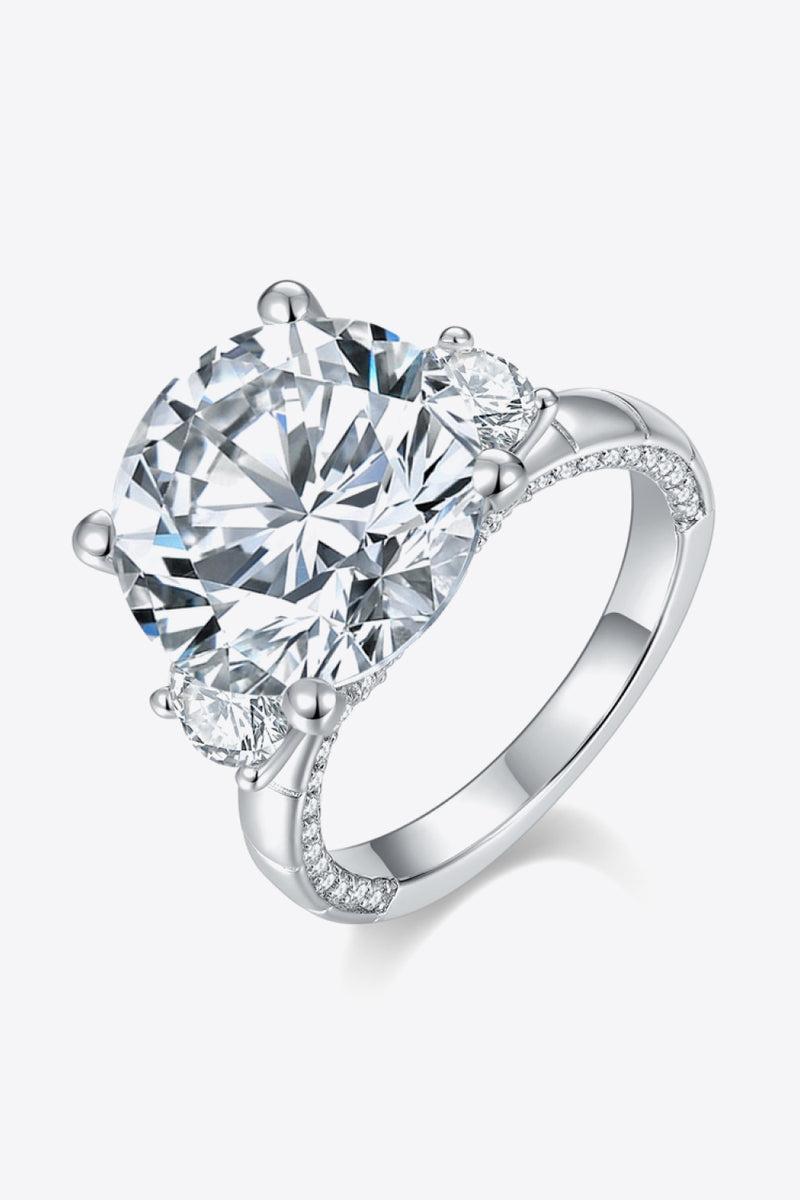 "Luxurious Elegance: 8.6 Carat Moissanite Platinum-Plated Ring by Burkesgarb"