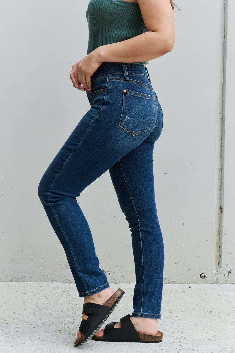 "Effortlessly Stylish: Mid Rise Cropped Relax Fit Jeans by Burkesgarb | Comfortable and Trendy Denim"