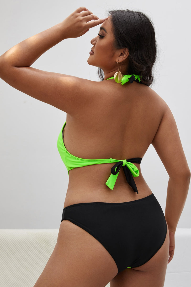 Chic Confidence: Plus Size Contrast Halter Neck Tied One-Piece Swimsuit