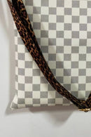 Stylish and Functional: Leather Shoulder Bag with Tassel at Burkesgarb