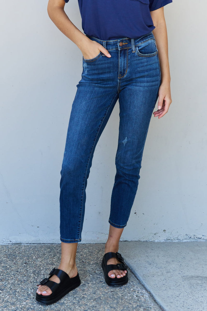 "Casual and Stylish: Mid Rise Cropped Relax Fit Jeans by Burkesgarb | Trendy and Comfortable Women's Denim"