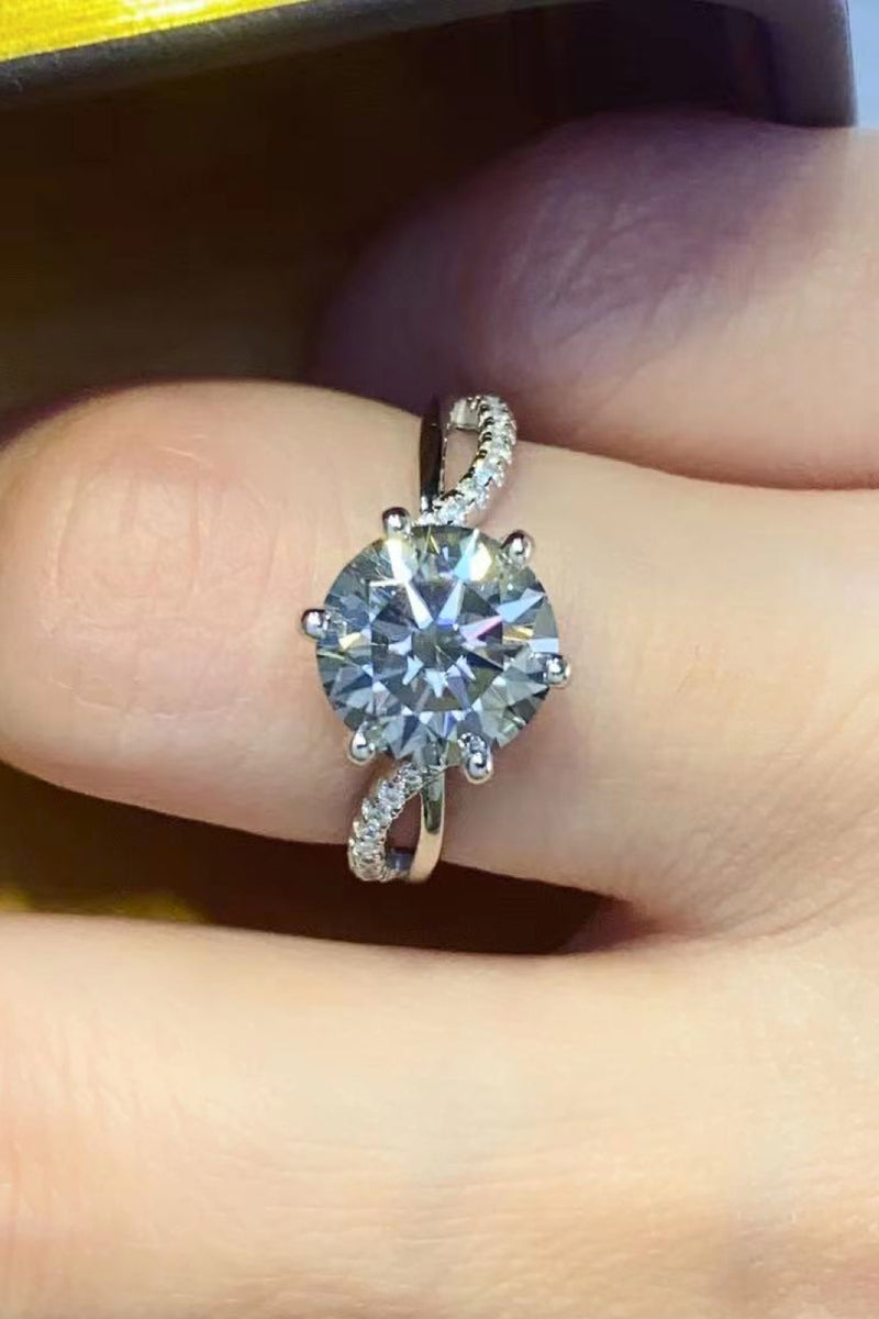 Elegant and Captivating: 2 Carat Moissanite Ring in Smokey Gray | Burkesgarb