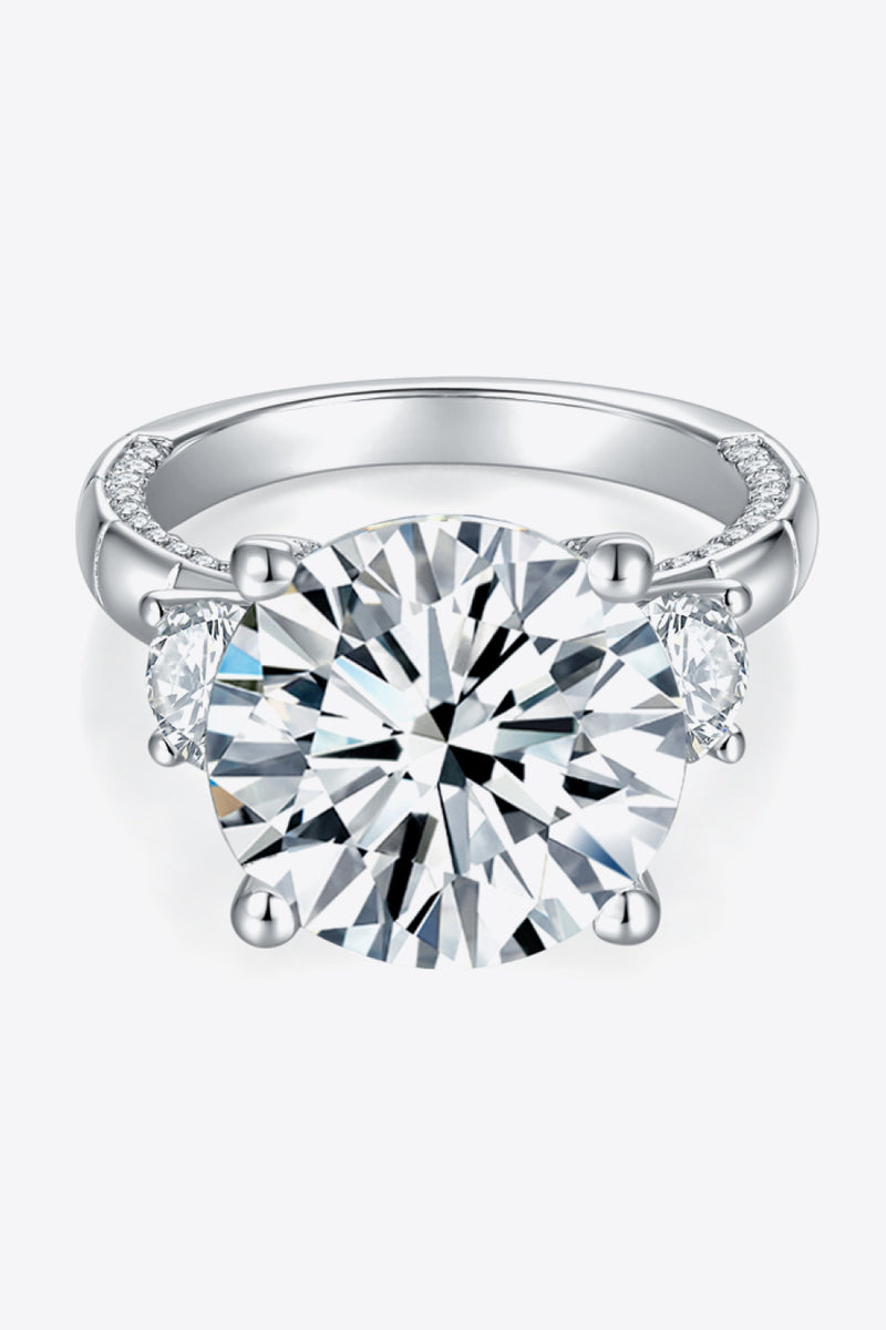 "Luxurious Elegance: 8.6 Carat Moissanite Platinum-Plated Ring by Burkesgarb"