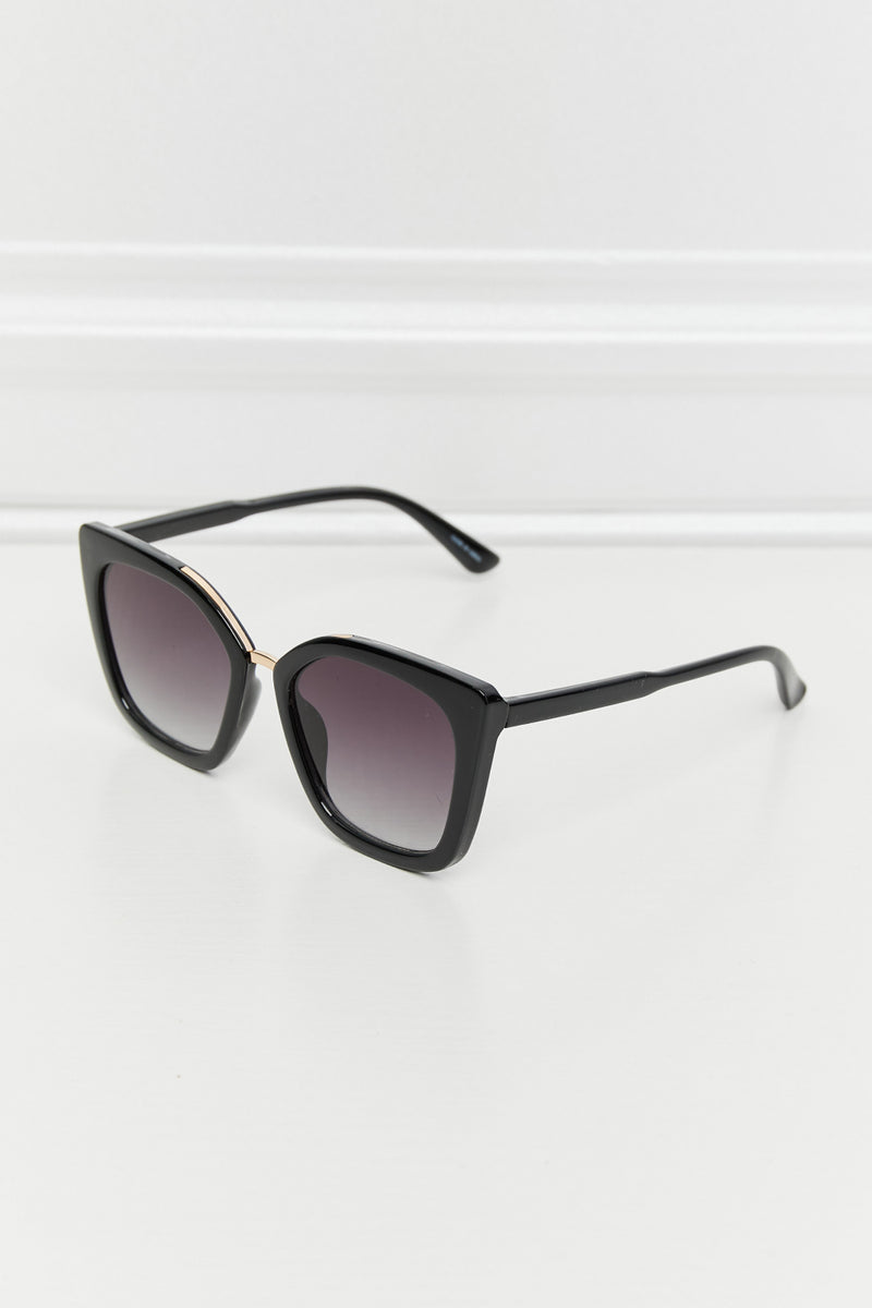 "Stylish and Protective: Cat Eye Full Rim Polycarbonate Sunglasses by Burkesgarb"