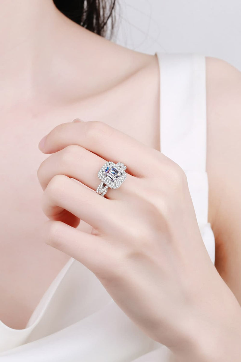 Radiant Beauty: 2 Carat Moissanite Ring for Unforgettable Moments